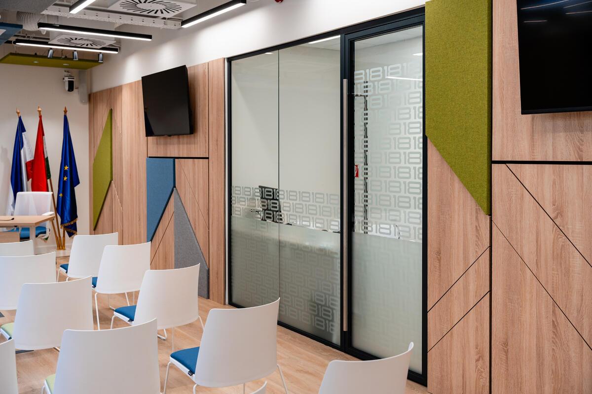 Our reference: the mobile and glass partition walls of the Municipality and Mayor's Office of XVIII.district Budapest