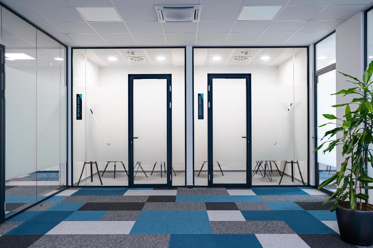 Gyakori hibák az irodakialakításban – és hogyan oldjuk meg őket a SIMO Groupnál