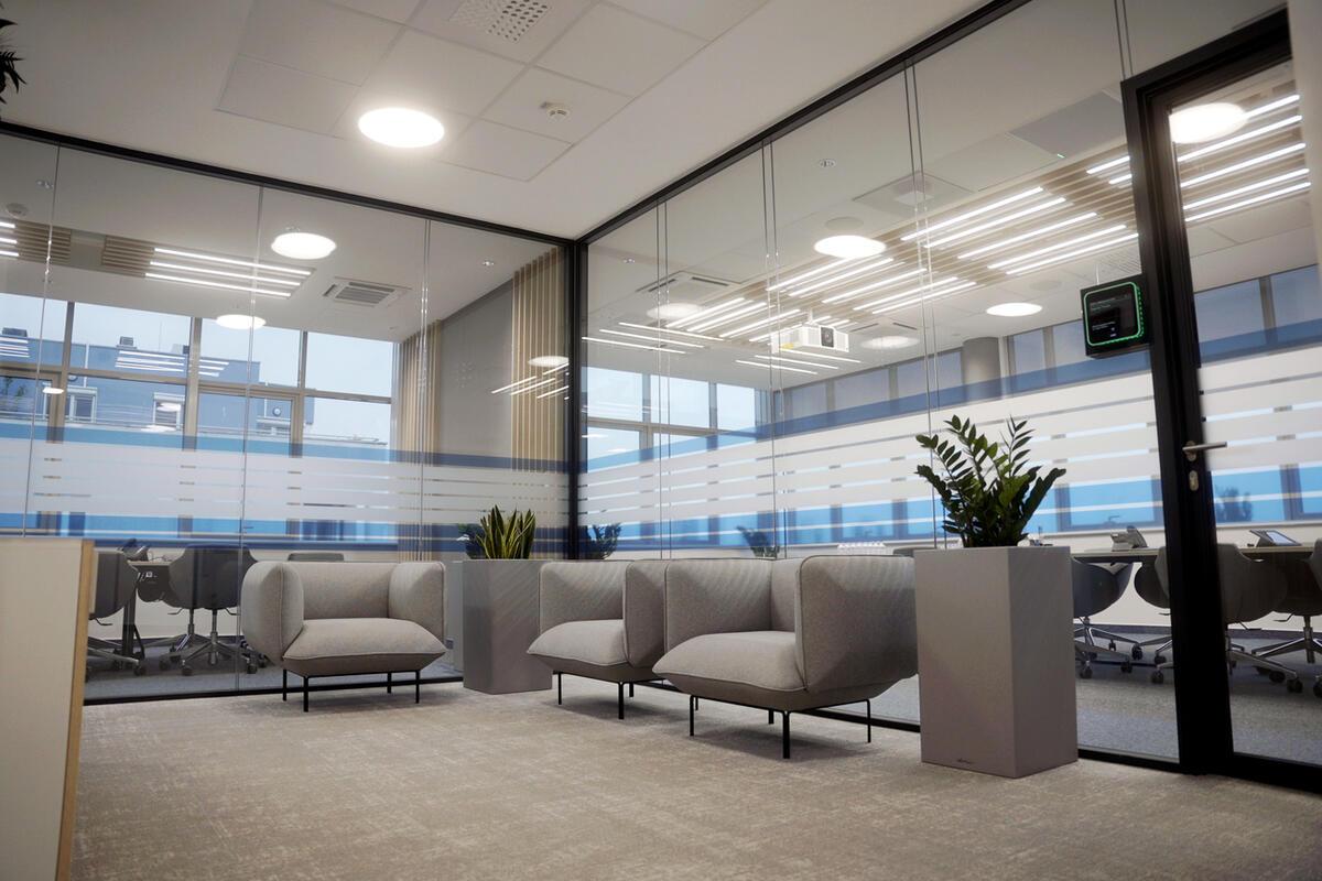 Rapid vs. Blade – Melyik SIMO üvegfalrendszer illik hozzád?